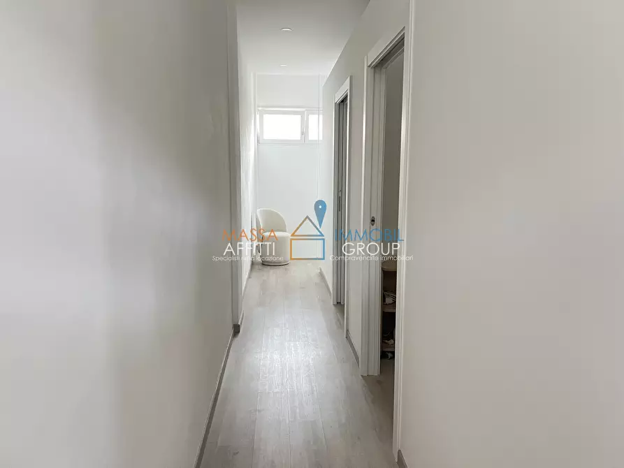 Immagine 7 di Locale commerciale in affitto  in Viale Roma 203 a Massa