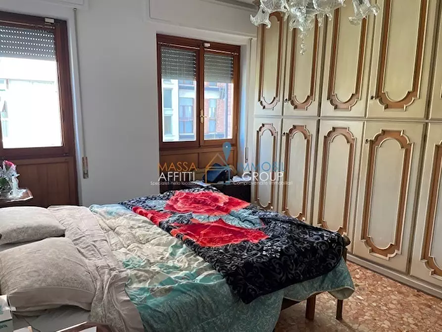 Immagine 31 di Pentalocale in vendita  in Viale Giacomo Puccini 26 a Massa