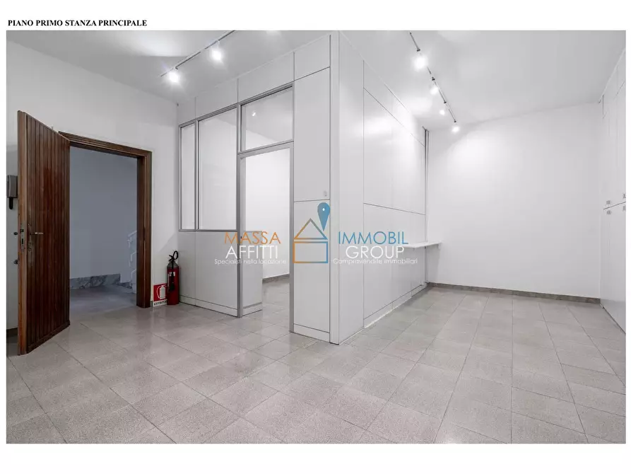 Immagine 3 di Palazzo in affitto  in Via Cairoli 30 a Massa