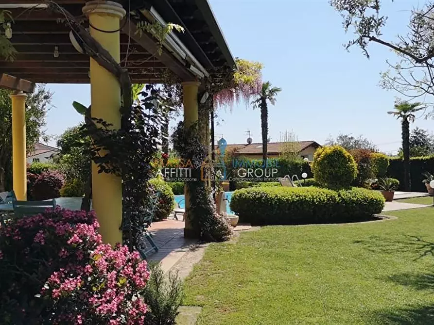 Immagine 4 di Villa in vendita  in Via Capannaccia a Montignoso