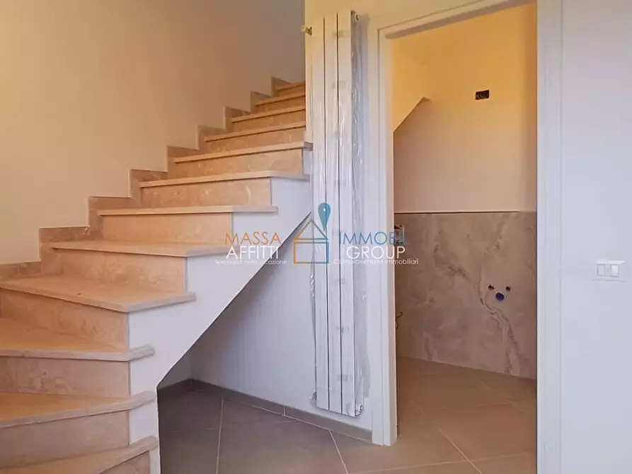 Immagine 17 di Villa in vendita  in Via Poggiolo 64 a Massa