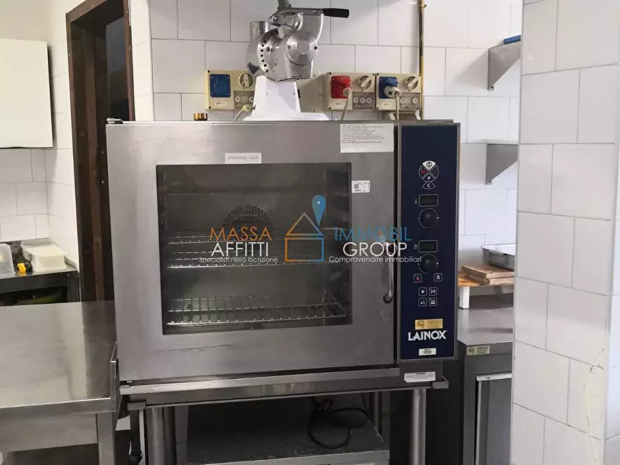 Immagine 14 di Bar / Ristorante in affitto  in Via Sottomonte 6 a Massa