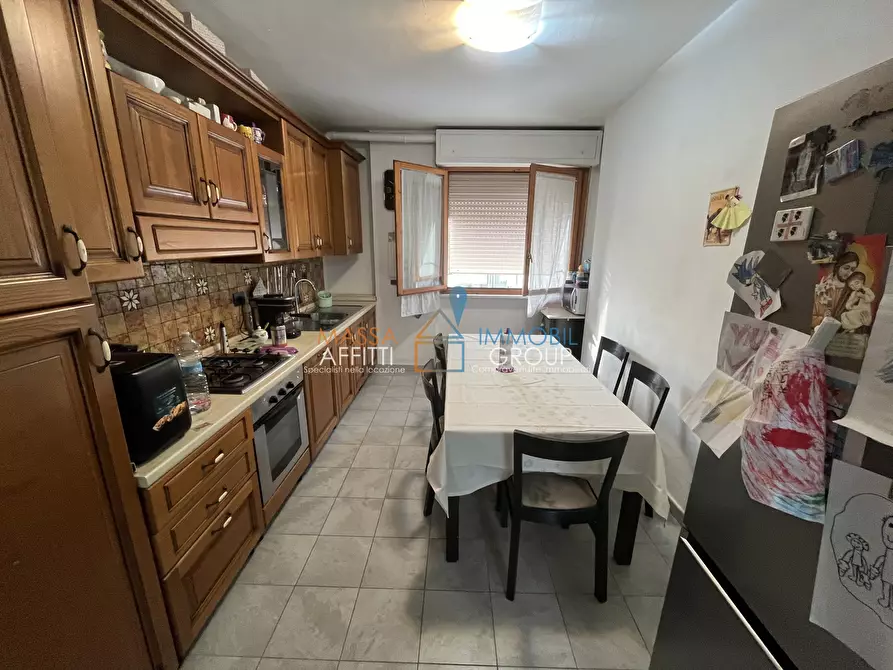 Immagine 2 di Pentalocale in vendita  in Via Manara Valgimigli 9 a Massa