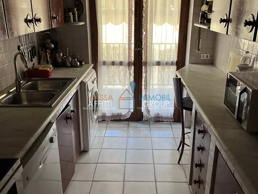 Immagine 8 di Pentalocale in vendita  in Viale XX Settembre 260A a Carrara