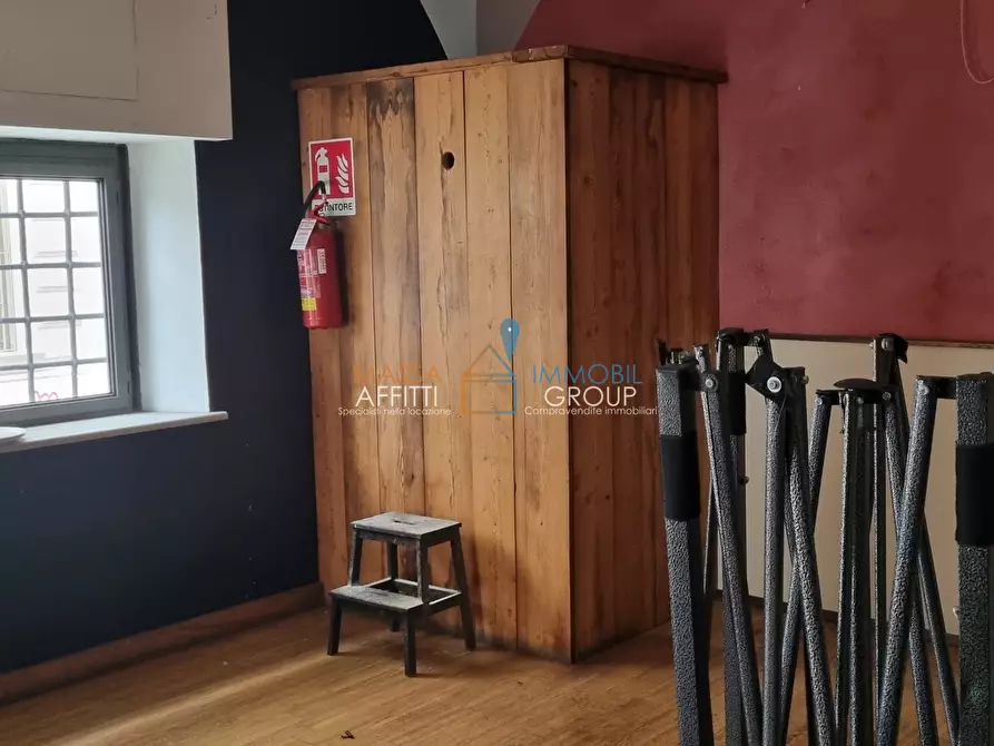 Immagine 8 di Locale commerciale in affitto  in Via Mura Nord 18 a Massa