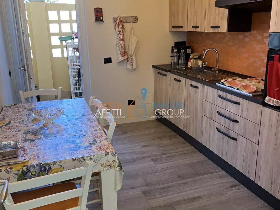 Immagine 7 di Quadrilocale in vendita  in Via Dante Alighieri 15 a Carrara