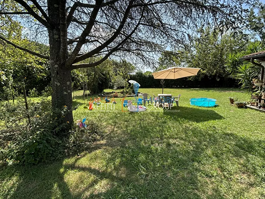 Immagine 3 di Villa in vendita  in Via Romana 2 a Pietrasanta