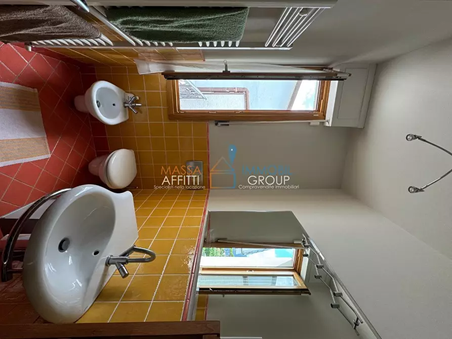 Immagine 13 di Villetta a schiera in vendita  in Via Lorenzo de Medici 88 a Montignoso