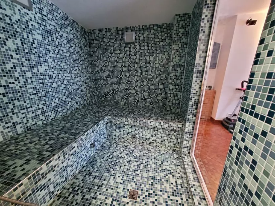 Immagine 13 di Villa in vendita  in via Neghelli 145 a Alassio