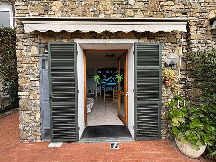 Immagine 3 di Trilocale in vendita  in strada piangrande a Andora