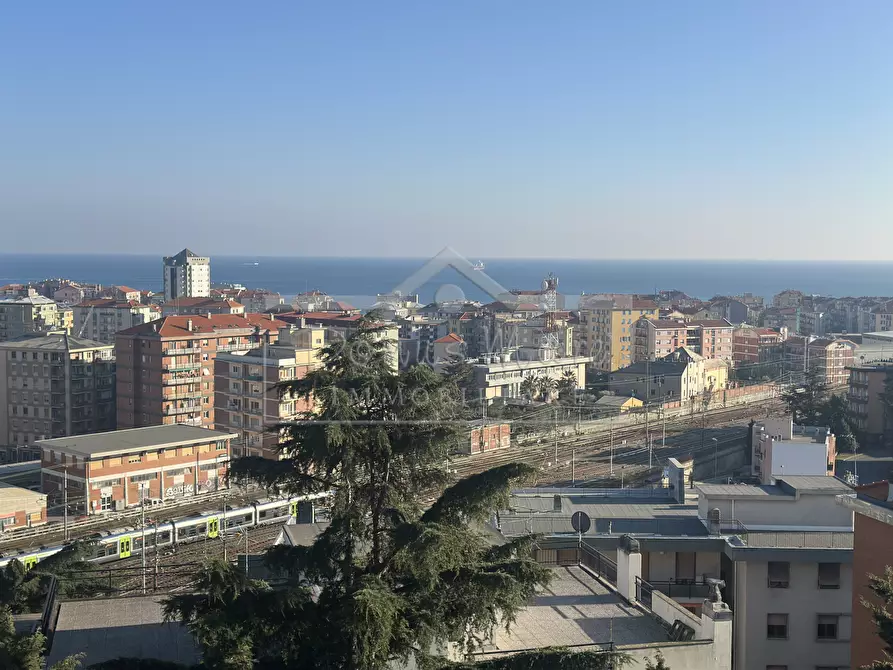 Immagine 6 di Pentalocale in vendita  a Savona