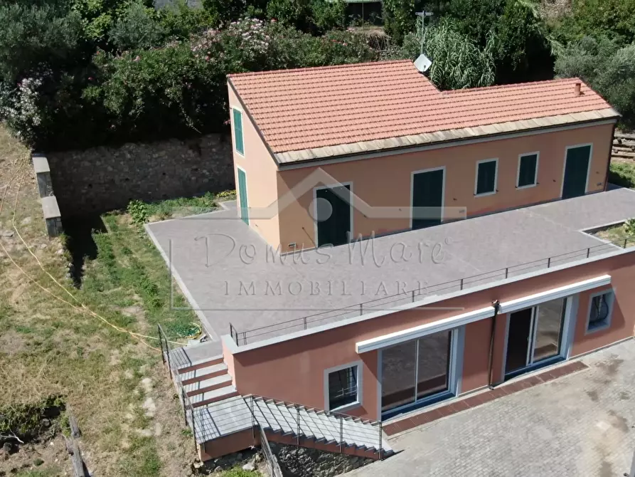 Immagine 8 di Villa in vendita  in Via Laiolo 50 a Spotorno
