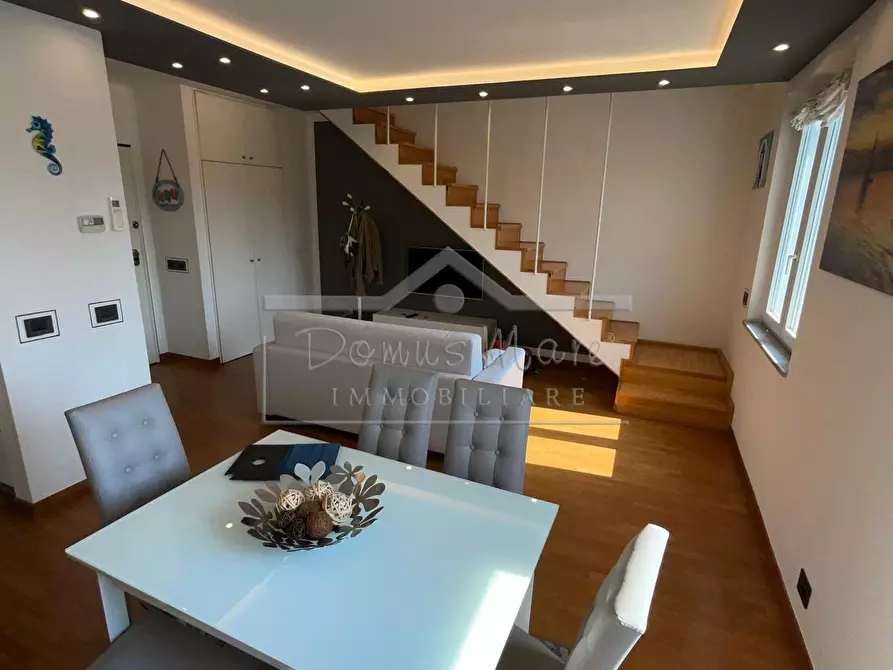 Immagine 21 di Trilocale in affitto  a Savona