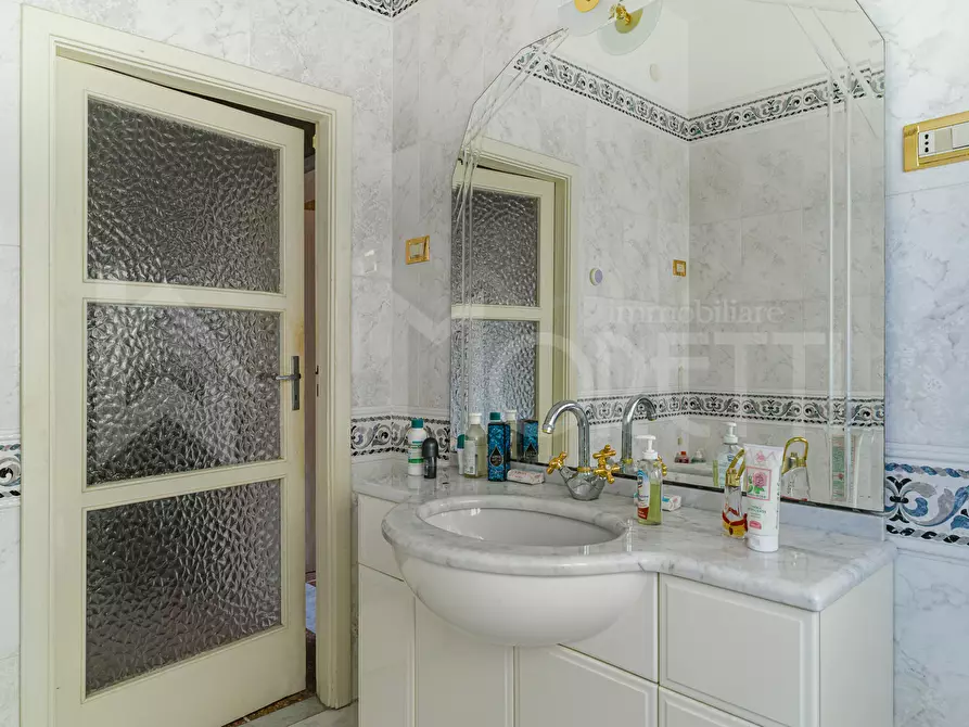 Immagine 42 di Pentalocale in vendita  in Viale Fabbricotti a Livorno