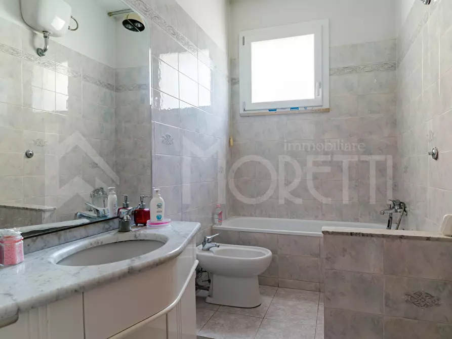 Immagine 44 di Quadrilocale in vendita  in Via del Vigna a Livorno