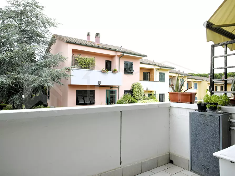 Immagine 11 di Quadrilocale in vendita  in Via delle Villette a Livorno