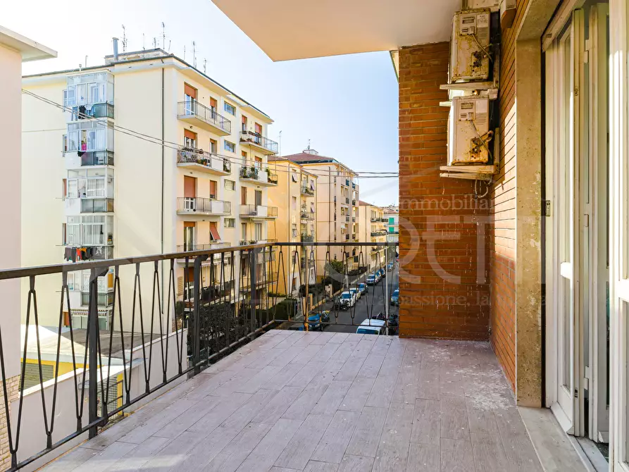 Immagine 10 di Pentalocale in vendita  in Viale Fabbricotti a Livorno