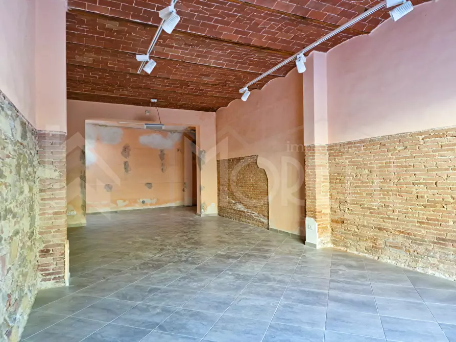 Immagine 3 di Locale commerciale in affitto  in Via Roma a Collesalvetti