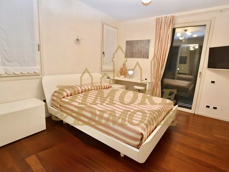 Immagine 13 di Villa in vendita  a Ranco