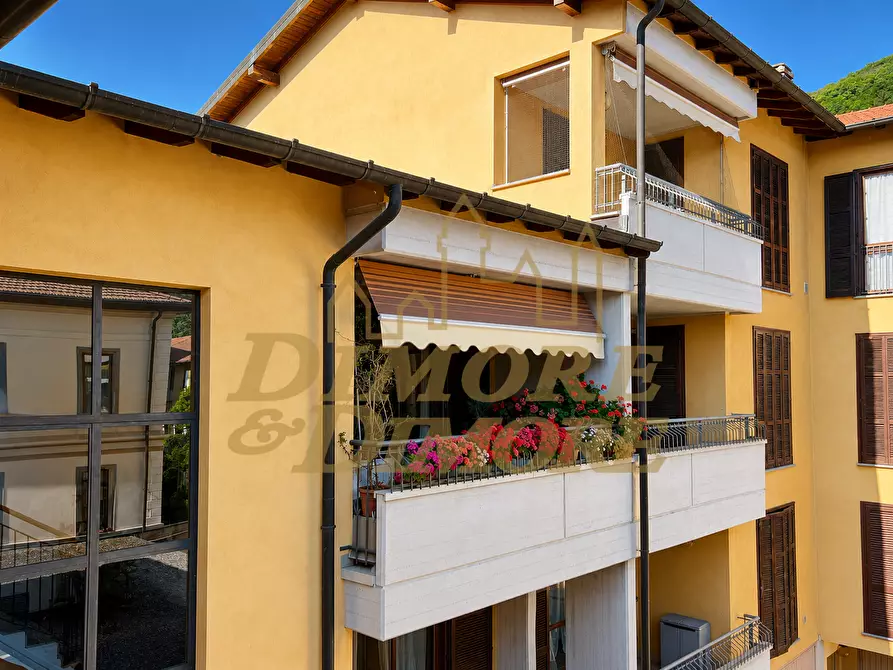 Immagine 28 di Appartamento in vendita  in Viale Garibaldi 19 a Maccagno Con Pino E Veddasca