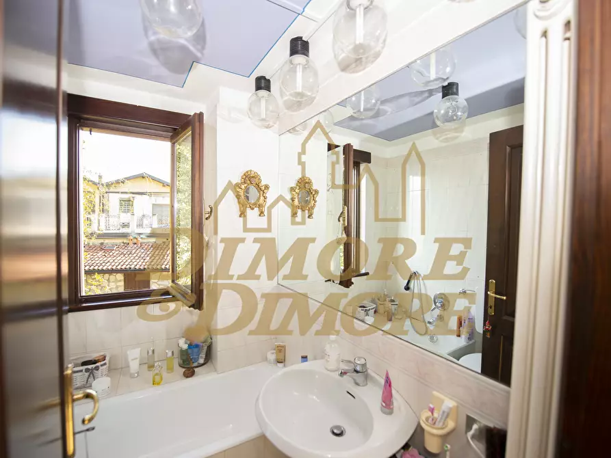 Immagine 36 di Villa in vendita  a Ghiffa