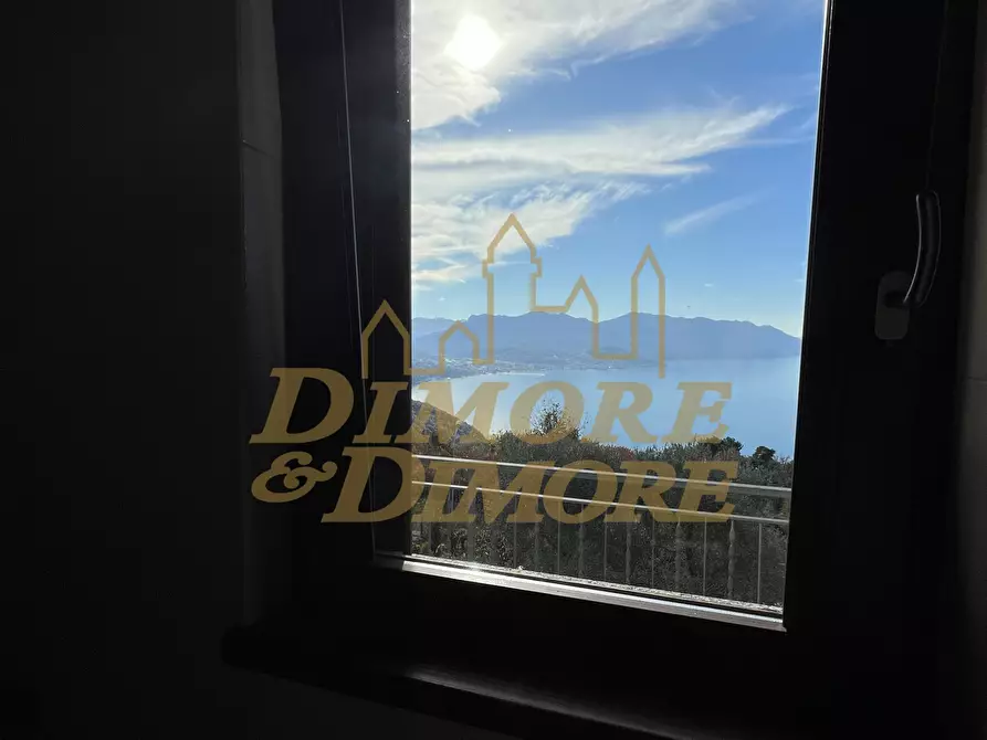 Immagine 24 di Quadrilocale in vendita  a Maccagno Con Pino E Veddasca