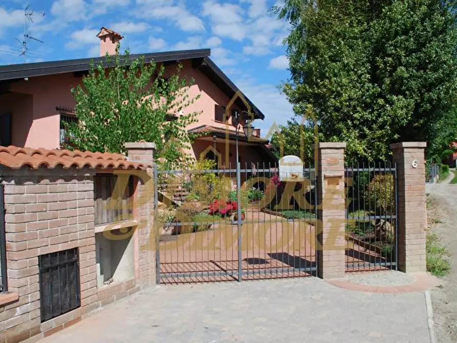 Immagine 1 di Villa in vendita  a Borgo Ticino