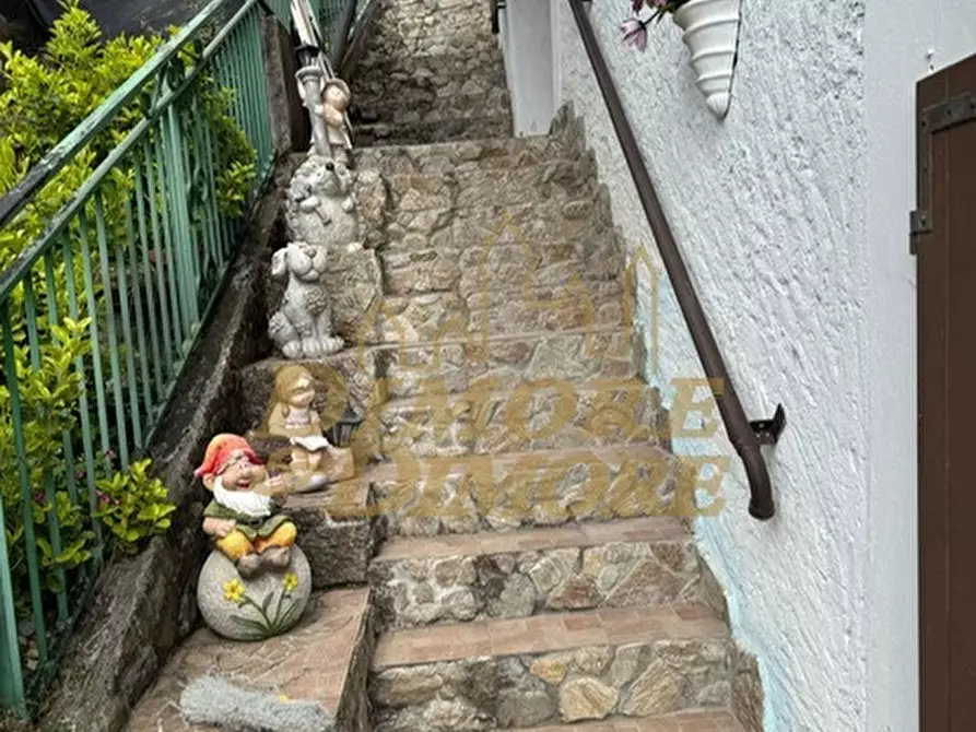 Immagine 68 di Villetta a schiera in vendita  a Aurano