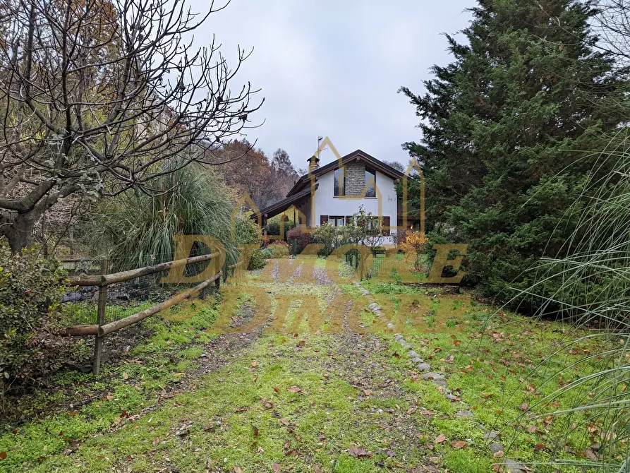 Immagine 1 di Villa in vendita  in Via Verdi a San Bernardino Verbano