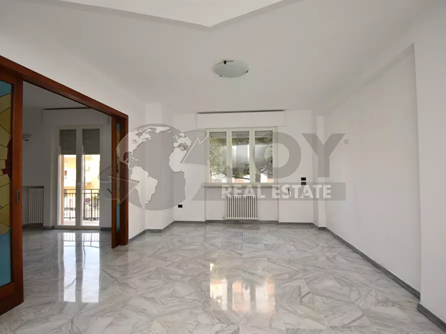 Immagine 3 di Appartamento in vendita  in Viale Aldo Moro 95 a Brindisi