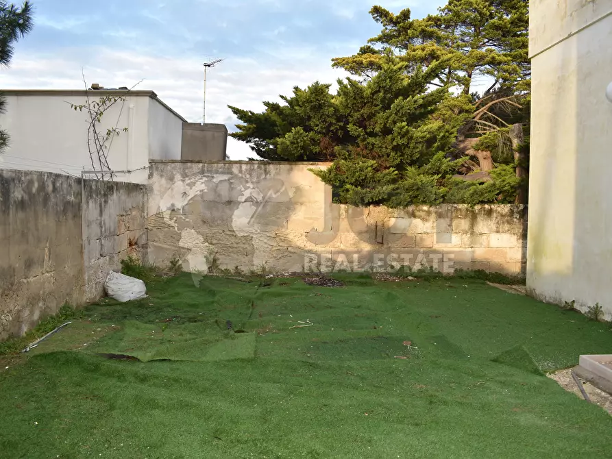 Immagine 25 di Villa in vendita  in Via Pianosa 1 a Lecce