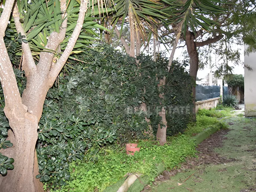 Immagine 30 di Villa in vendita  in Via Pianosa 1 a Lecce