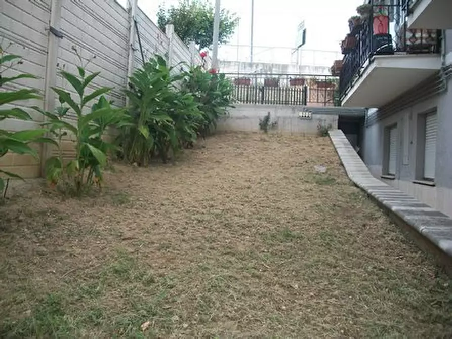 Immagine 2 di Trilocale in vendita  in VIA DEI MARSI a Castel Frentano