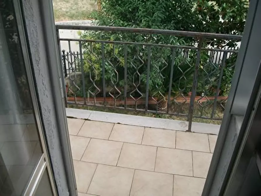 Immagine 20 di Trilocale in vendita  in VIA DEI MARSI a Castel Frentano