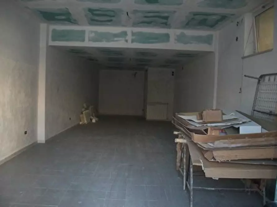 Immagine 6 di Locale commerciale in affitto  in VIA VALERA a Lanciano