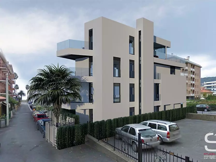 Immagine 3 di Trilocale in vendita  a Andora