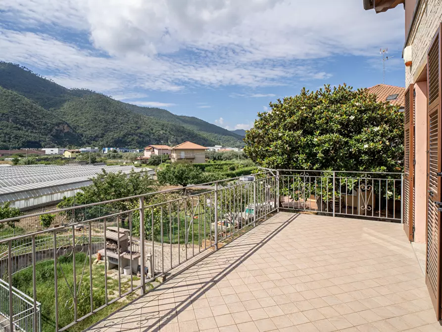 Immagine 14 di Villa in vendita  in Fraz. Coasco a Villanova D'albenga