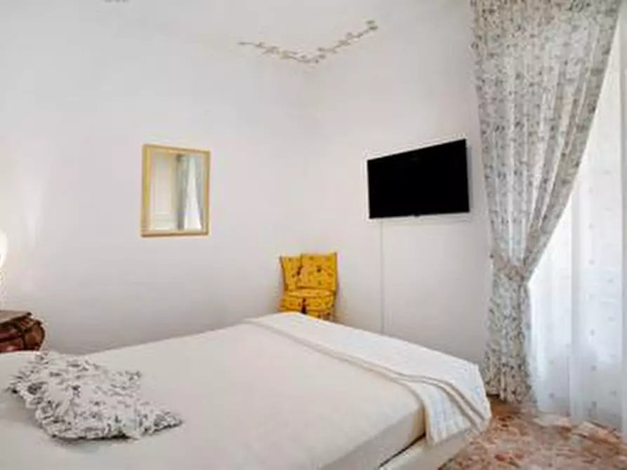 Immagine 16 di Trilocale in affitto  in Via Roma a Alassio