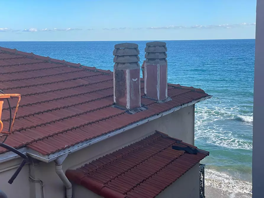 Immagine 25 di Bilocale in vendita  in Centro a Alassio