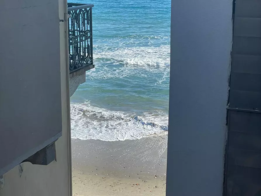 Immagine 14 di Bilocale in vendita  in Centro a Alassio