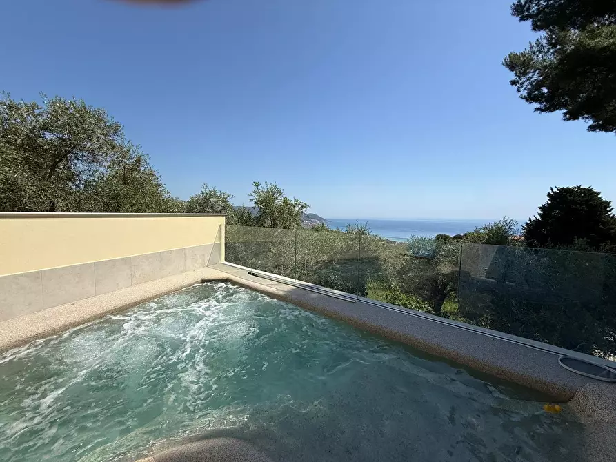 Immagine 17 di Casa indipendente in vendita  a Diano Marina