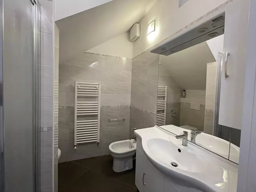 Immagine 10 di Bilocale in vendita  in Centro a Alassio