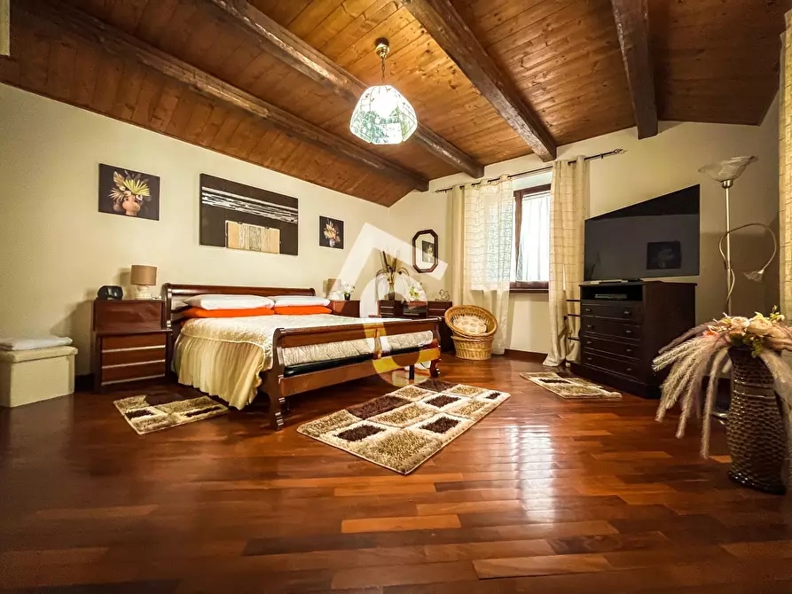 Immagine 17 di Rustico / casale in vendita  a Monte Roberto