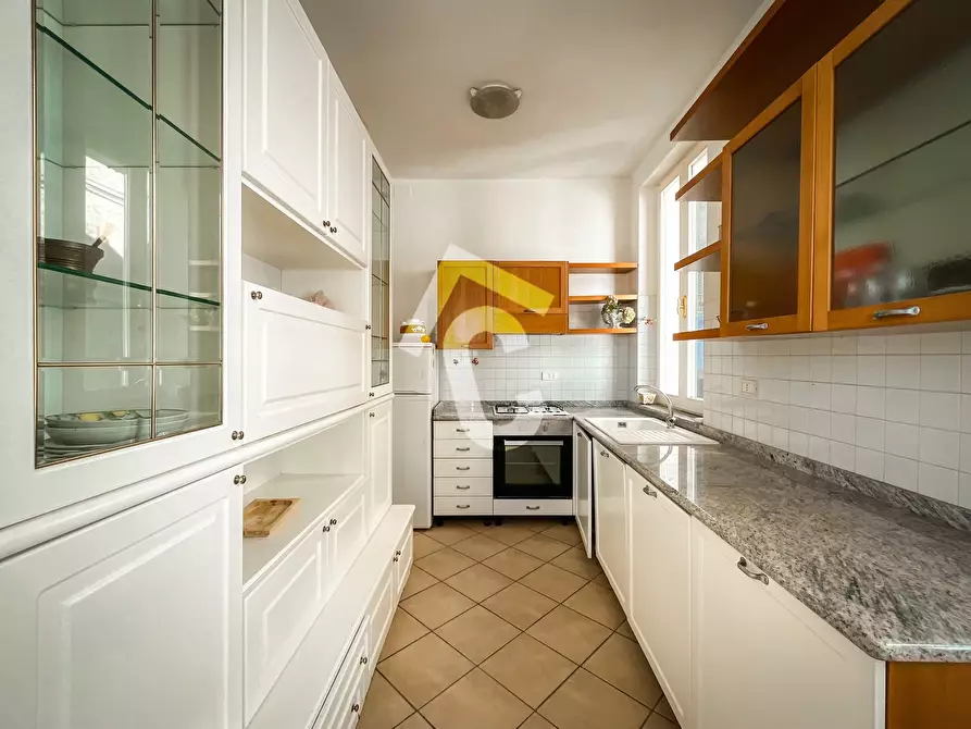 Immagine 9 di Casa bifamiliare in vendita  a Jesi