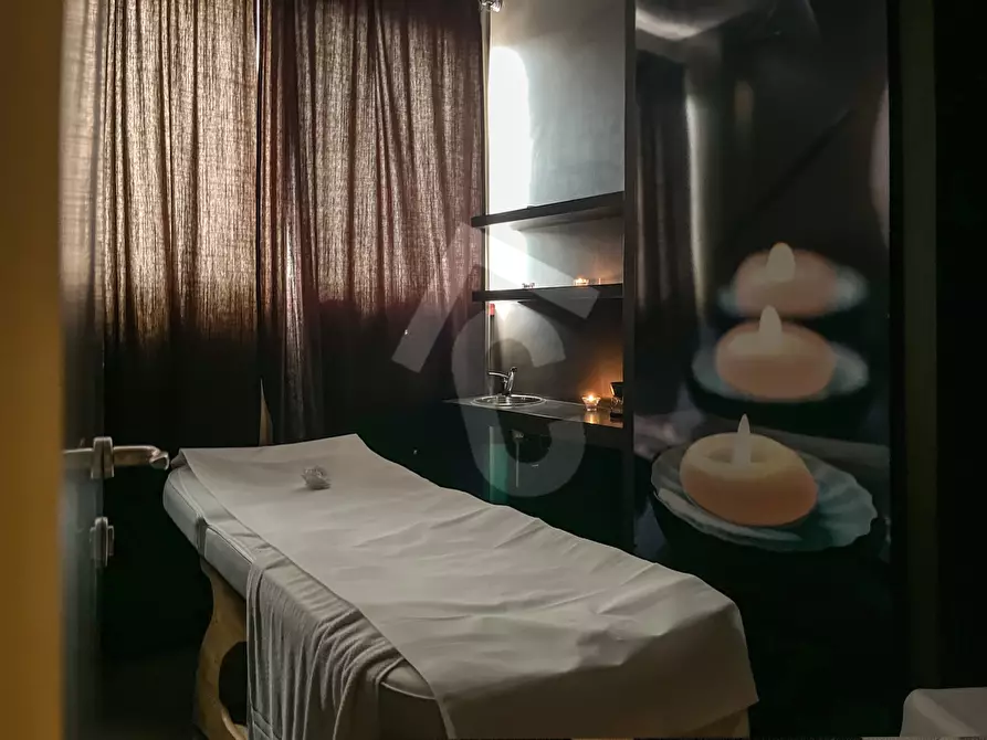 Immagine 21 di Attività commerciale in vendita  a Castelplanio