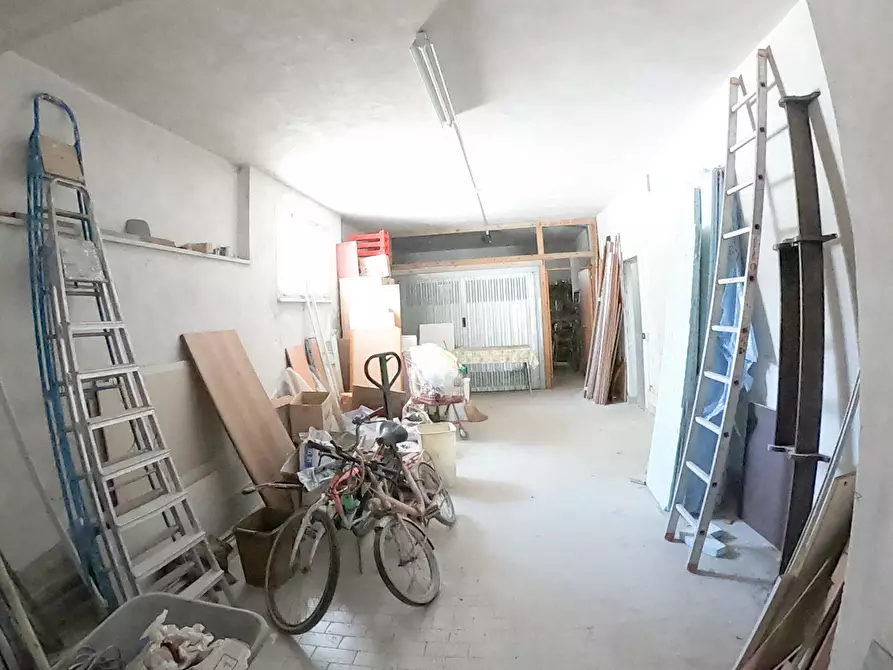 Immagine 5 di Magazzino in vendita  a Jesi