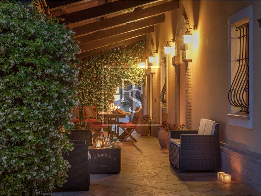 Immagine 32 di Villa in vendita  a Senigallia