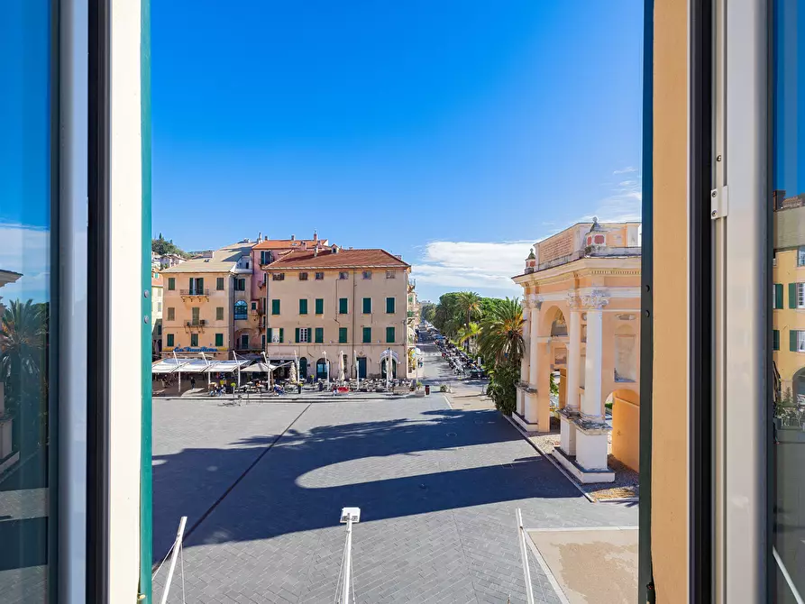Immagine 21 di Trilocale in affitto  in Piazza Vittorio Emanuele II 5 a Finale Ligure