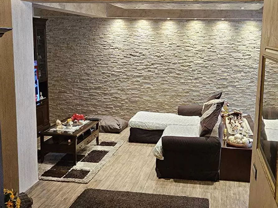 Immagine 8 di Villa in vendita  a Pedara