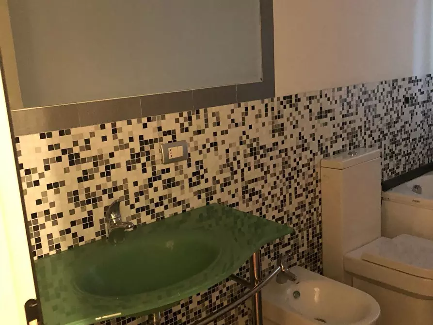 Immagine 18 di Appartamento in vendita  a Misterbianco